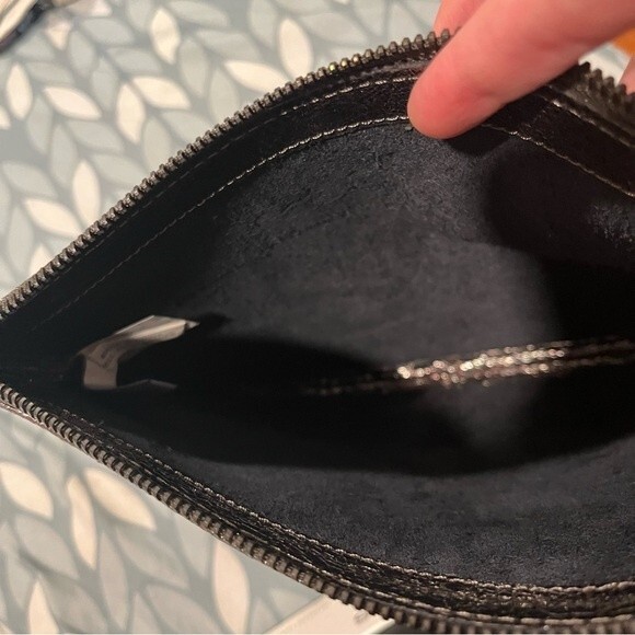 NIB Marc Jacobs x Neiman Marcus Metallic Leather Zip Top Pouch - Picture 3 of 8